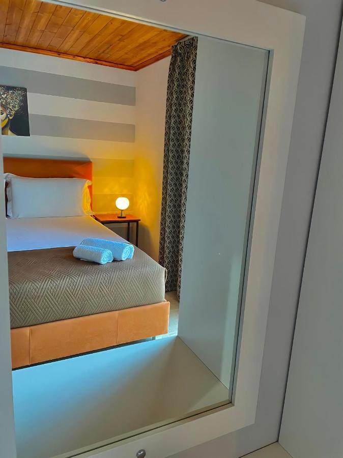 Crown Deluxe Apartments Sarande Bagian luar foto