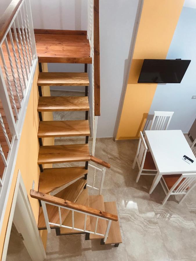 Crown Deluxe Apartments Sarande Bagian luar foto