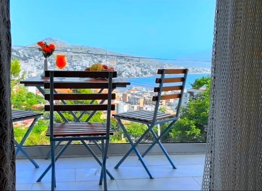 Crown Deluxe Apartments Sarande Bagian luar foto