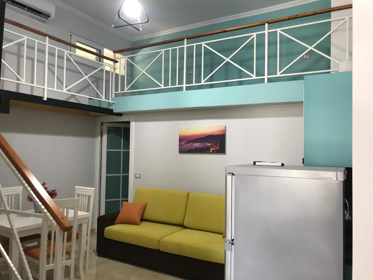 Crown Deluxe Apartments Sarande Bagian luar foto