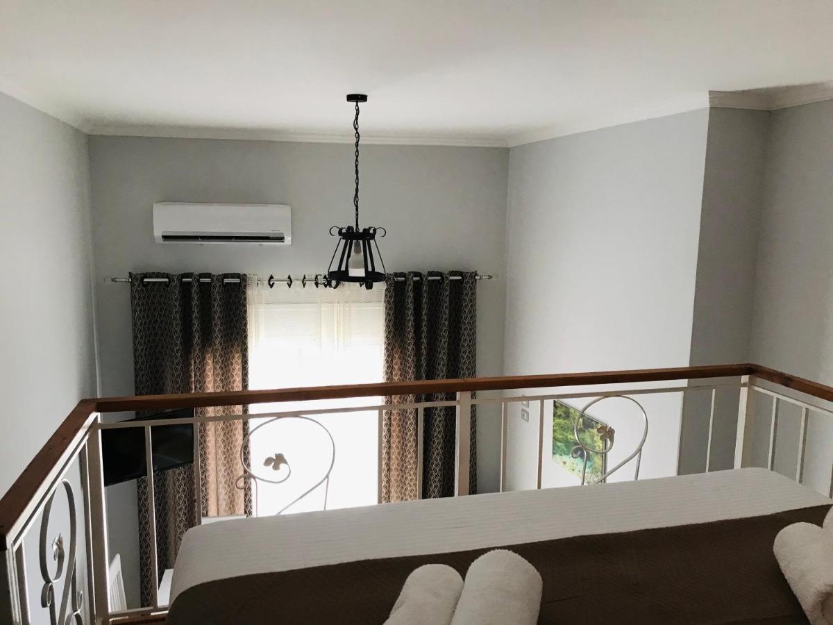 Crown Deluxe Apartments Sarande Bagian luar foto