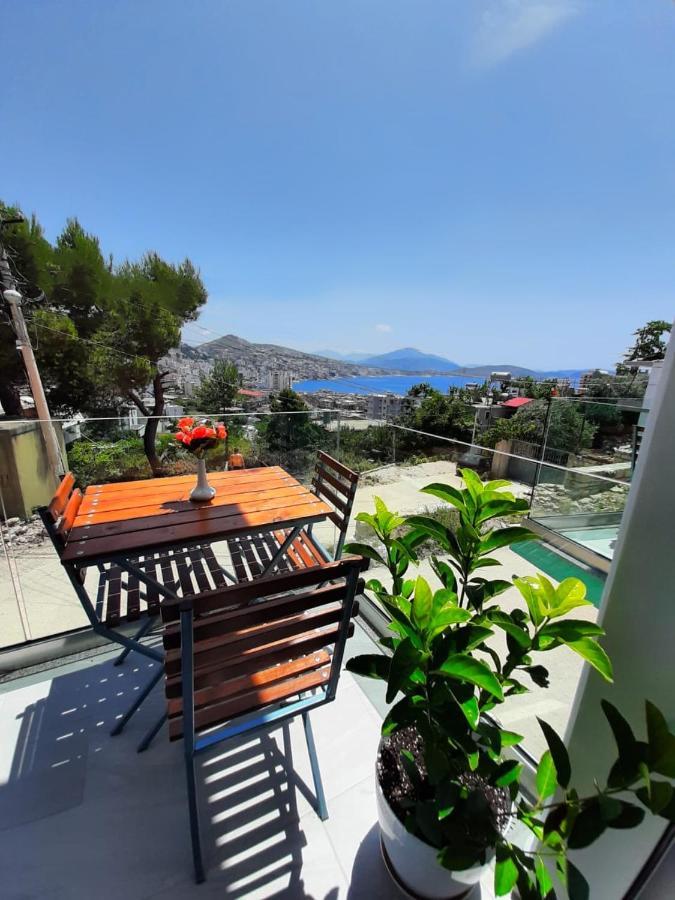 Crown Deluxe Apartments Sarande Bagian luar foto