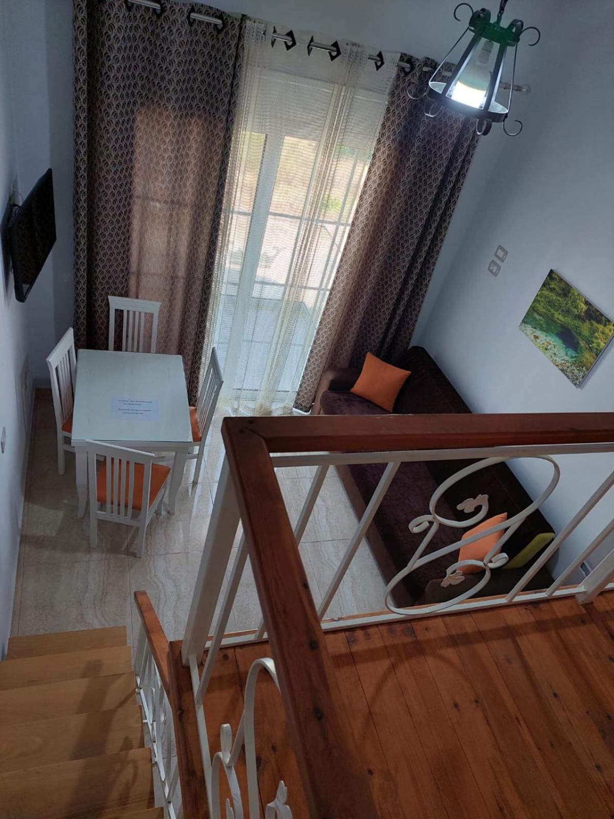 Crown Deluxe Apartments Sarande Bagian luar foto