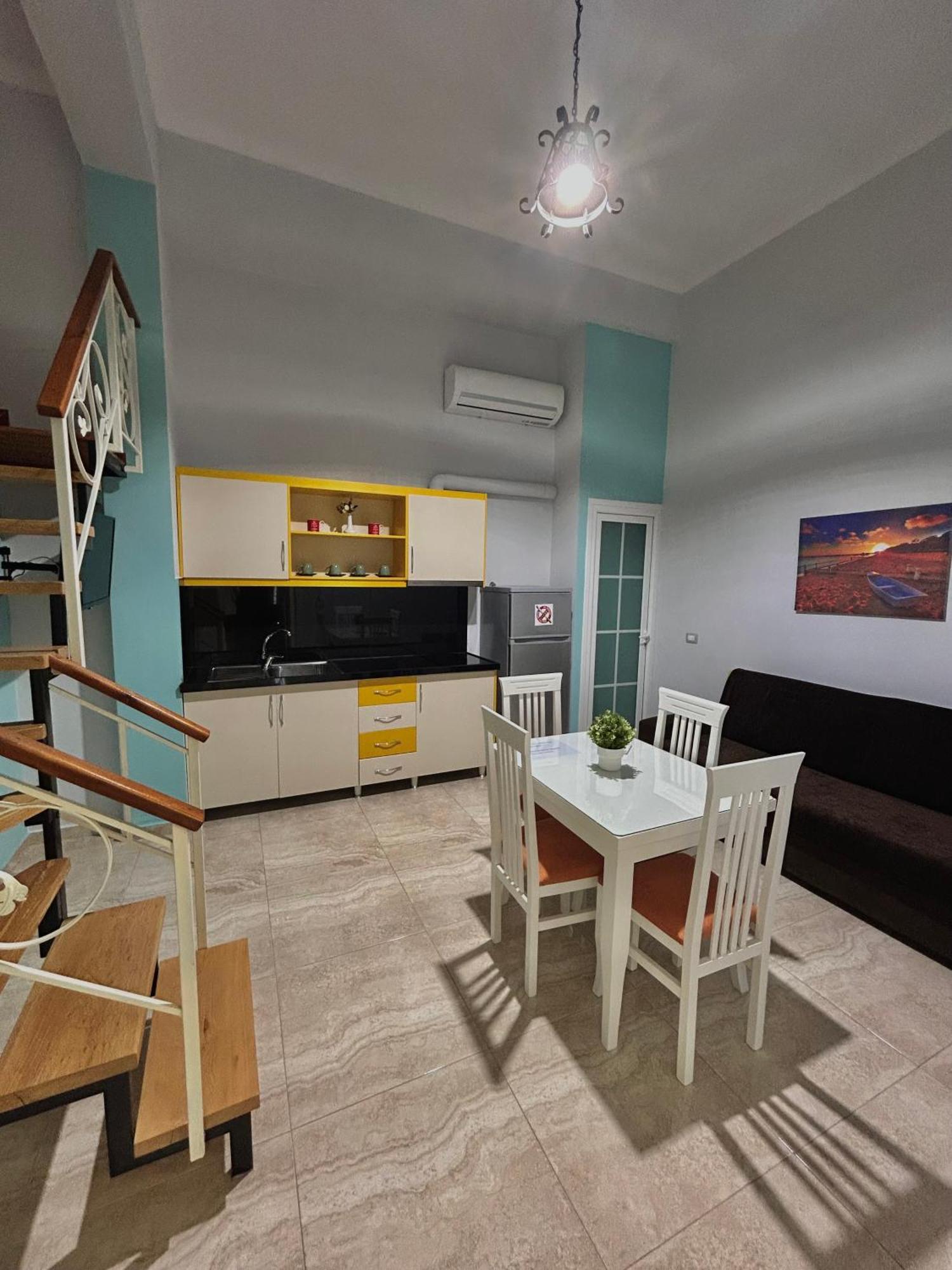 Crown Deluxe Apartments Sarande Bagian luar foto